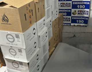 Pol�cia Militar prende homem com 14 caixas de produtos contrabandeados em Alto Araguaia