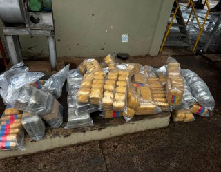 Pol�cia Civil incinera 400 quilos de entorpecentes apreendidos na regi�o de Alto Gar�as