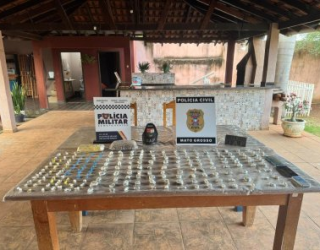 Pol�cia prende dupla do Comando Vermelho com 200 por��es de drogas em MT