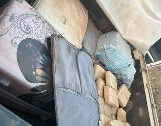Pol�cia apreende 200 kg de maconha escondida em malas ap�s persegui��o no Cear�
