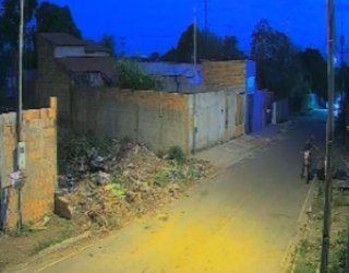 Idoso de 62 anos � atingido por 9 tiros por bandido em moto em V�rzea Grande