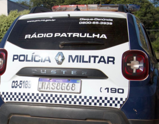 Dupla rouba celulares, moto quebra na fuga e assaltantes s�o pegos a p� em Cuiab�