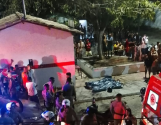 Ataque a tiros deixa dois mortos e um ferido em pra�a p�blica de Jequi�