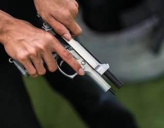 Homem enfrenta faccionados e salva filho de "salve"